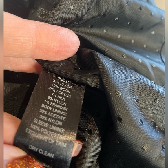 White House Black Market~Sweet~Ruffle Collar~Button Closure~Short Blazer~Size 2 - Picture 16 of 16